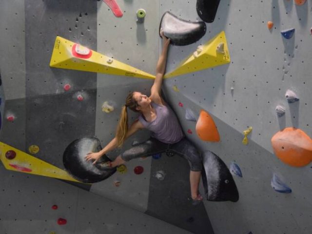 Dreifach Jugendstaatsmeisterin Jessica Pilz trainiert in der boulderbar Salzburg